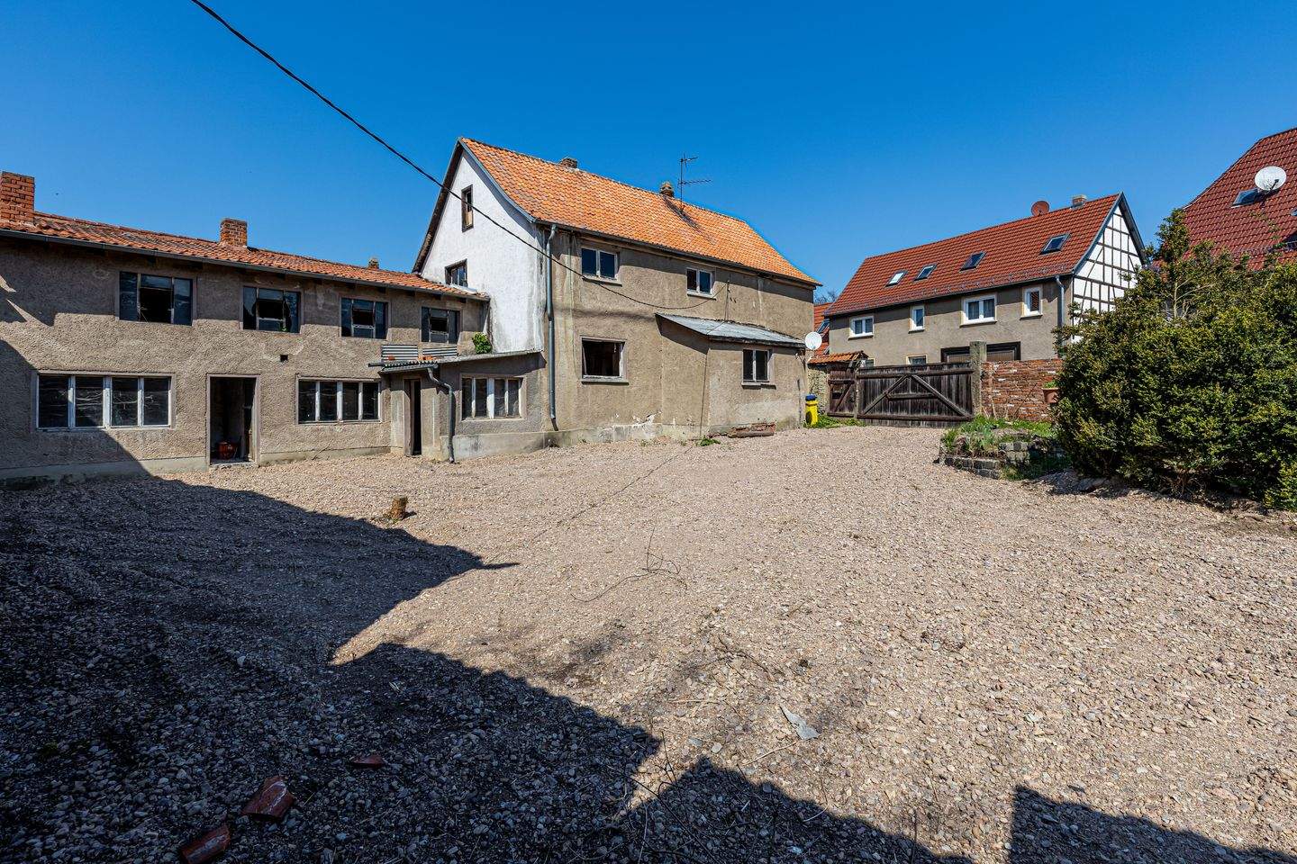 Großes Grundstück für Neubau nahe Erfurt – Hofanwesen, 99195 Nöda