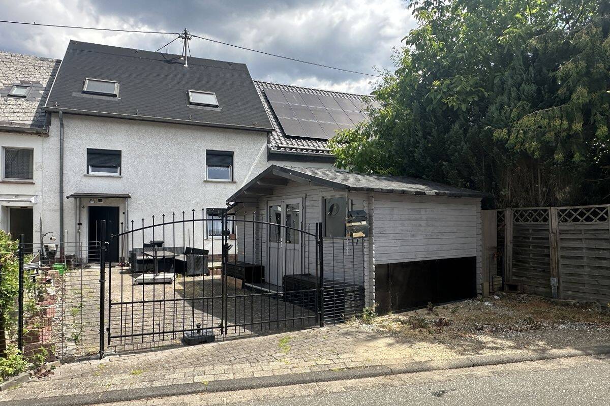 Charmantes Einfamilienhaus in Reinsfeld – Solide und teilmodernisiert, 54421 Reinsfeld