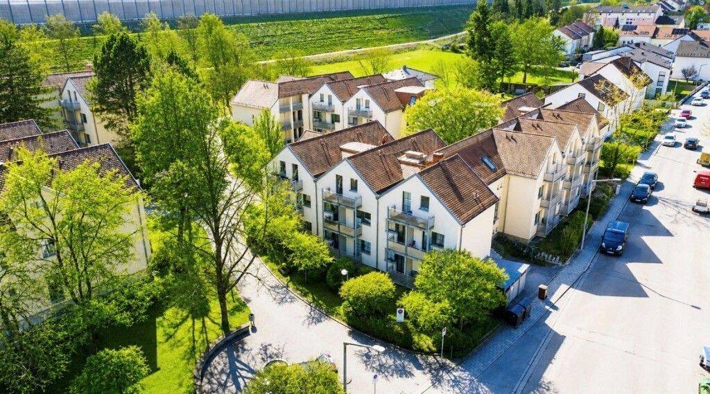 Top-Lage trifft Komfort-Möbliertes 1-Zimmer-Apartment direkt bei der Uni, 93051 Regensburg (Galgenberg Großprüfening-Dechbetten-Königswiesen Kumpfmühl-Ziegetsdorf-Neuprüll)
