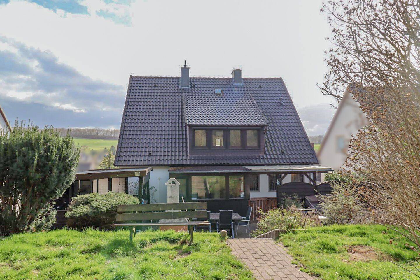 Gepflegtes Einfamilienhaus mit Garage, Solarthermie und herrlicher Weitsicht, 31061 Alfeld (Leine)