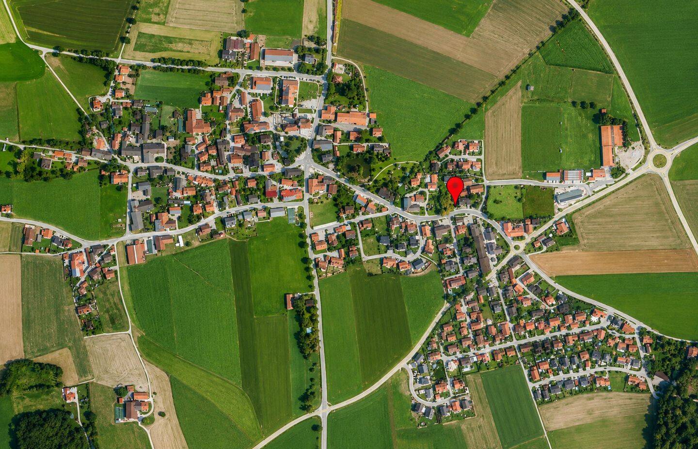 Projektgrundstück mit Entwicklungspotenzial in zentraler Wohnlage von Albaching, 83544 Albaching