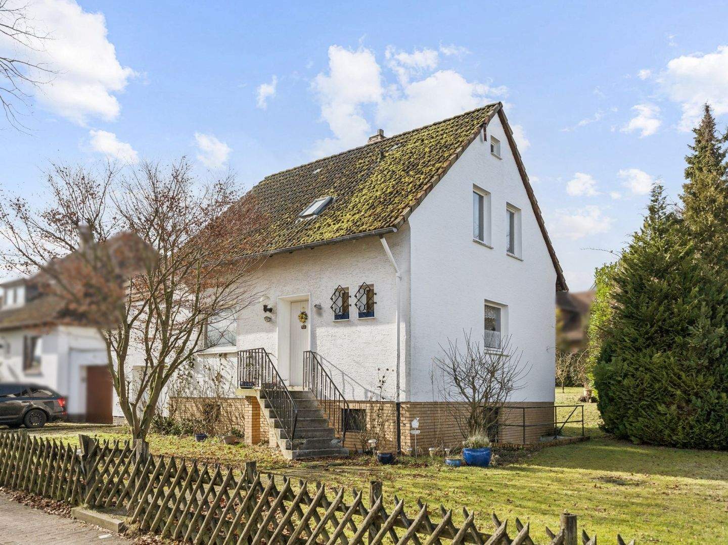 Freistehendes Einfamilienhaus mit zusätzlichem Baugrundstück in begehrter Lage von Ronnenberg, 30952 Ronnenberg