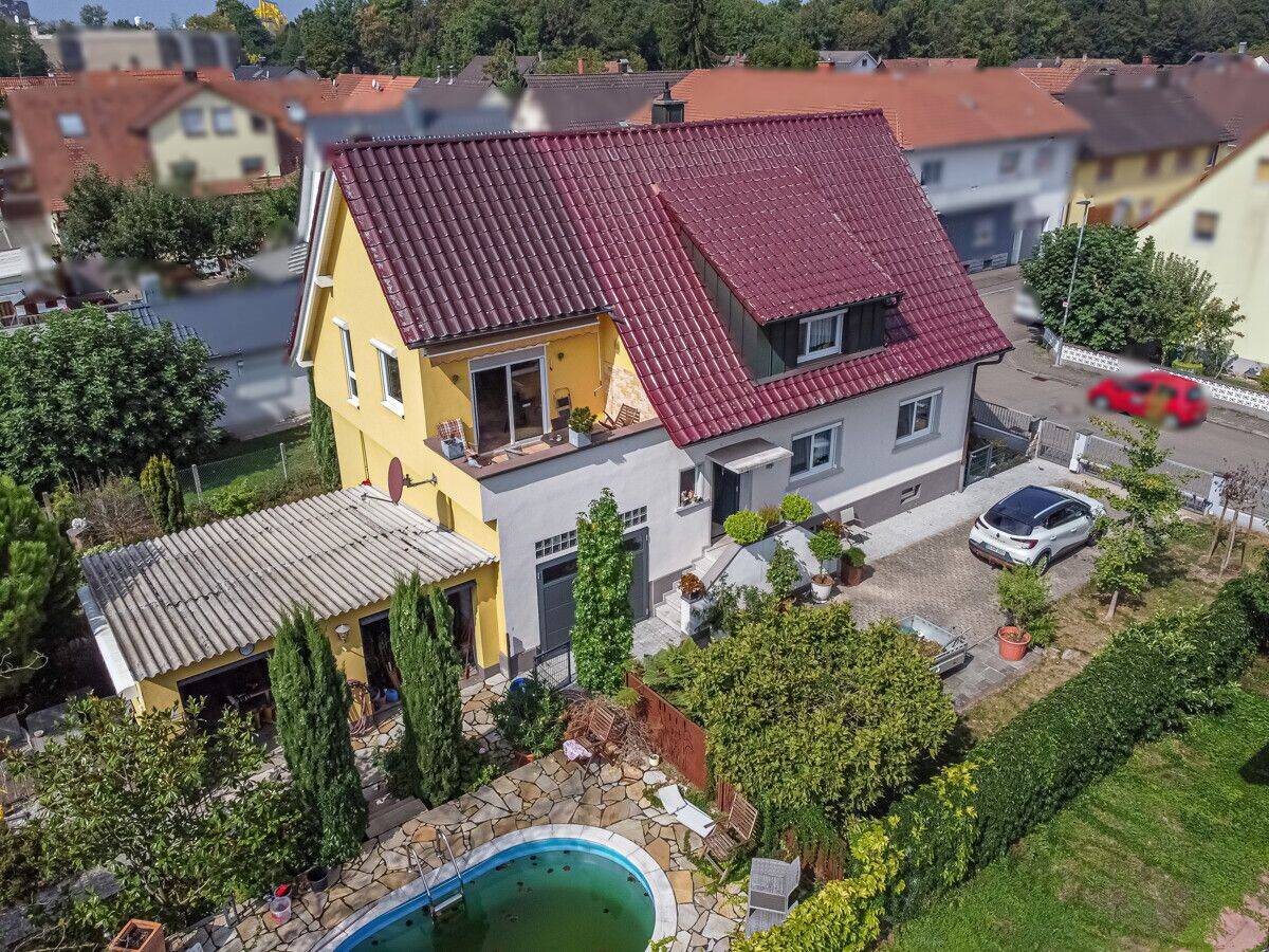 Wohnhaus in Feldrandlage mit Garten und Pool in Kehl-Ortsteil, 77694 Kehl