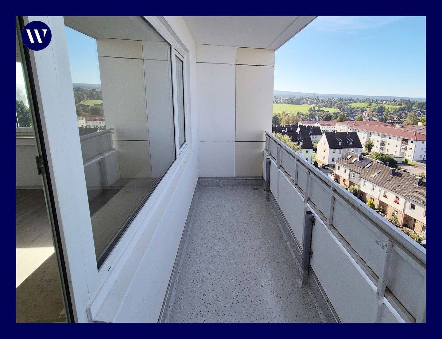 Wohnen genießen mit Weitblick! Frisch renoviert + Loggia, separate Küche, modernes Wannenbad, Aufzug, 52223 Stolberg (Rhld.)