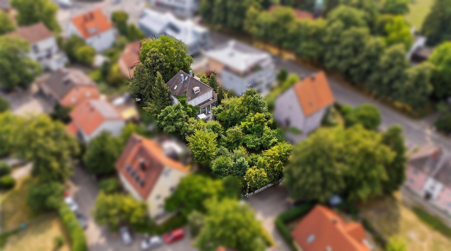 Grundstück mit positivem Bauvorbescheid und Bebauungspotenzial – Begehrte Lage in Dachau, 85221 Dachau