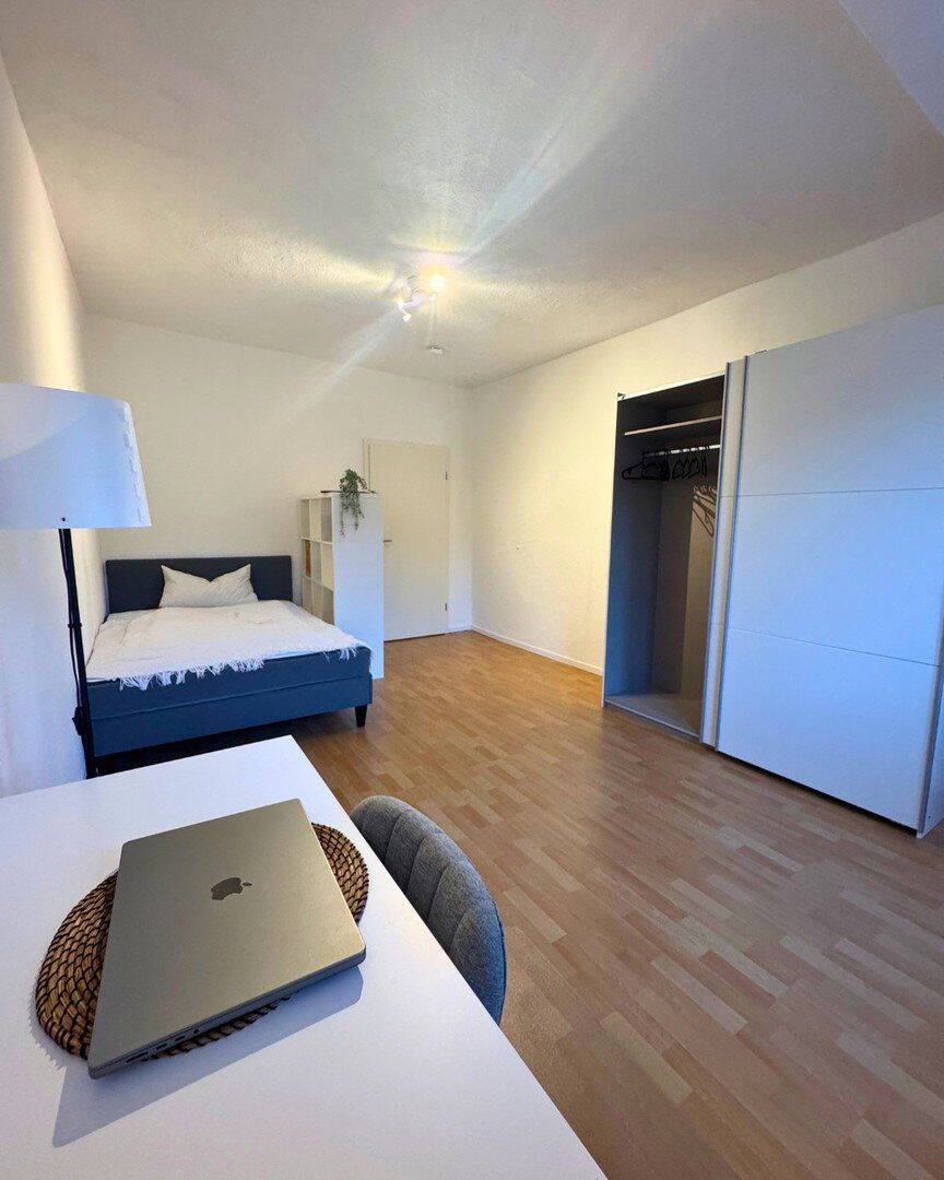 Voll möbliertes WG-Zimmer in frisch renovierter Altbauwohnung – top Lage in Gostenhof, 90429 Nürnberg