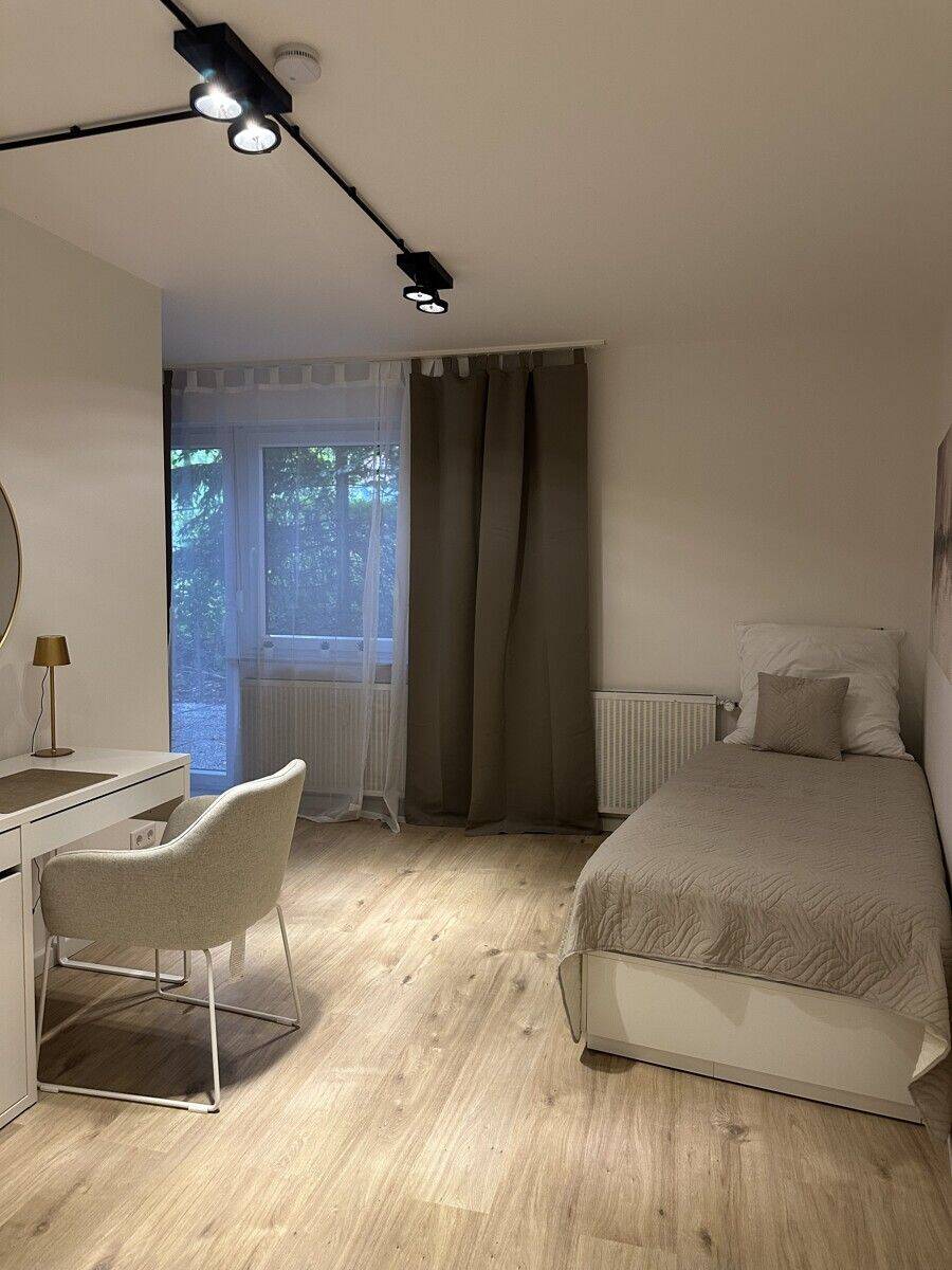 **WG-Zimmer mit Terrasse in Regensburg zu vermieten**, 93051 Regensburg (Galgenberg Großprüfening-Dechbetten-Königswiesen Kumpfmühl-Ziegetsdorf-Neuprüll)