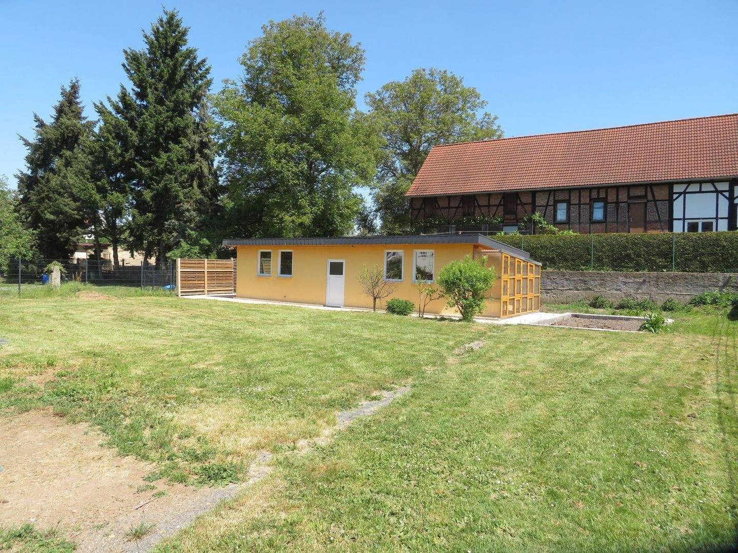 Baulücke in sonniger und ruhiger Wohnlage am Stadtrand von Saalfeld (Ortsteil Crösten), 7318 Saalfeld/Saale