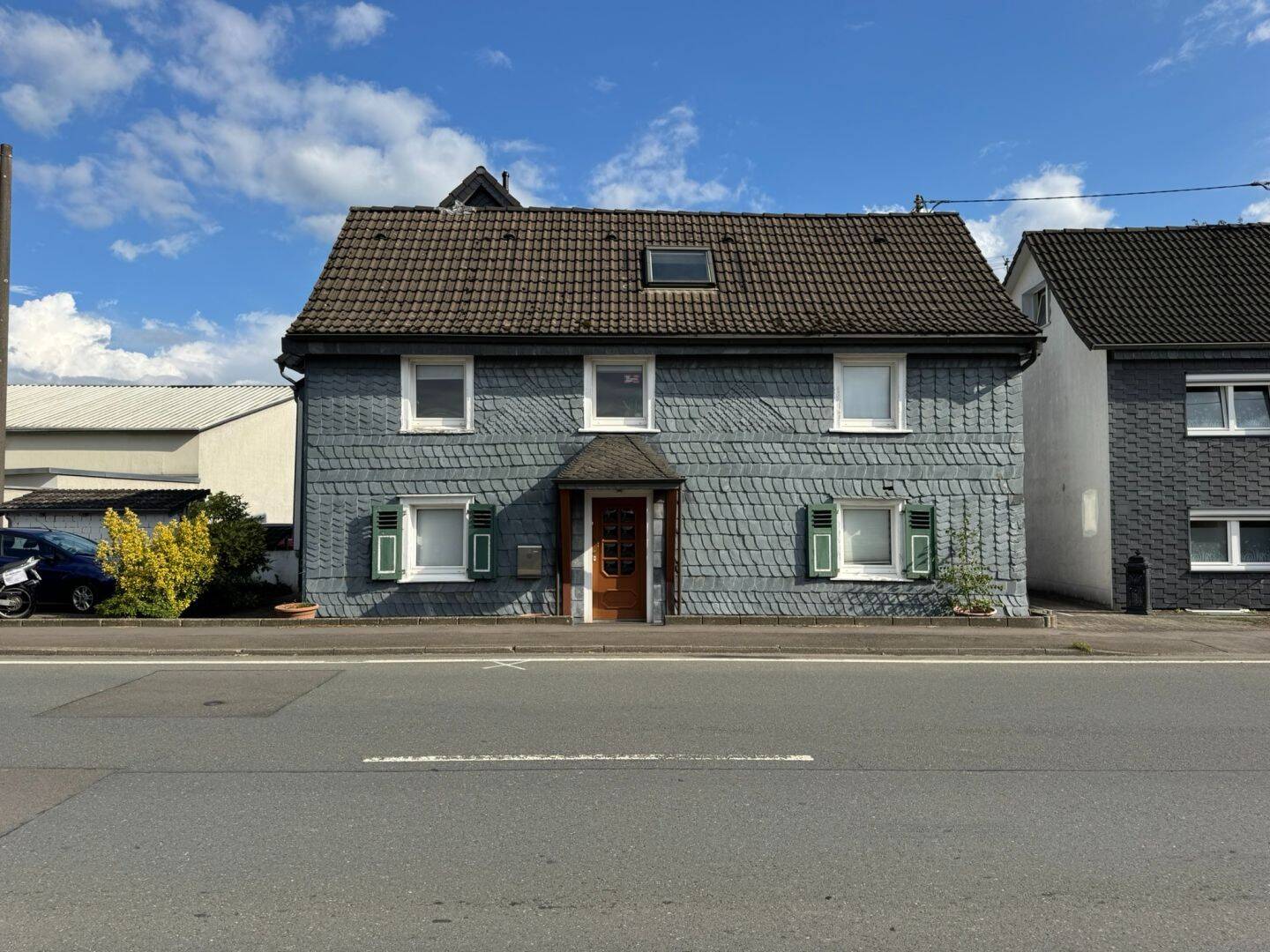 Charmante Fachwerk-Doppelhaushälfte mit ca. 120 m² Wohnfläche und ca. 243 m² Grundstück in Burscheid, 51399 Burscheid