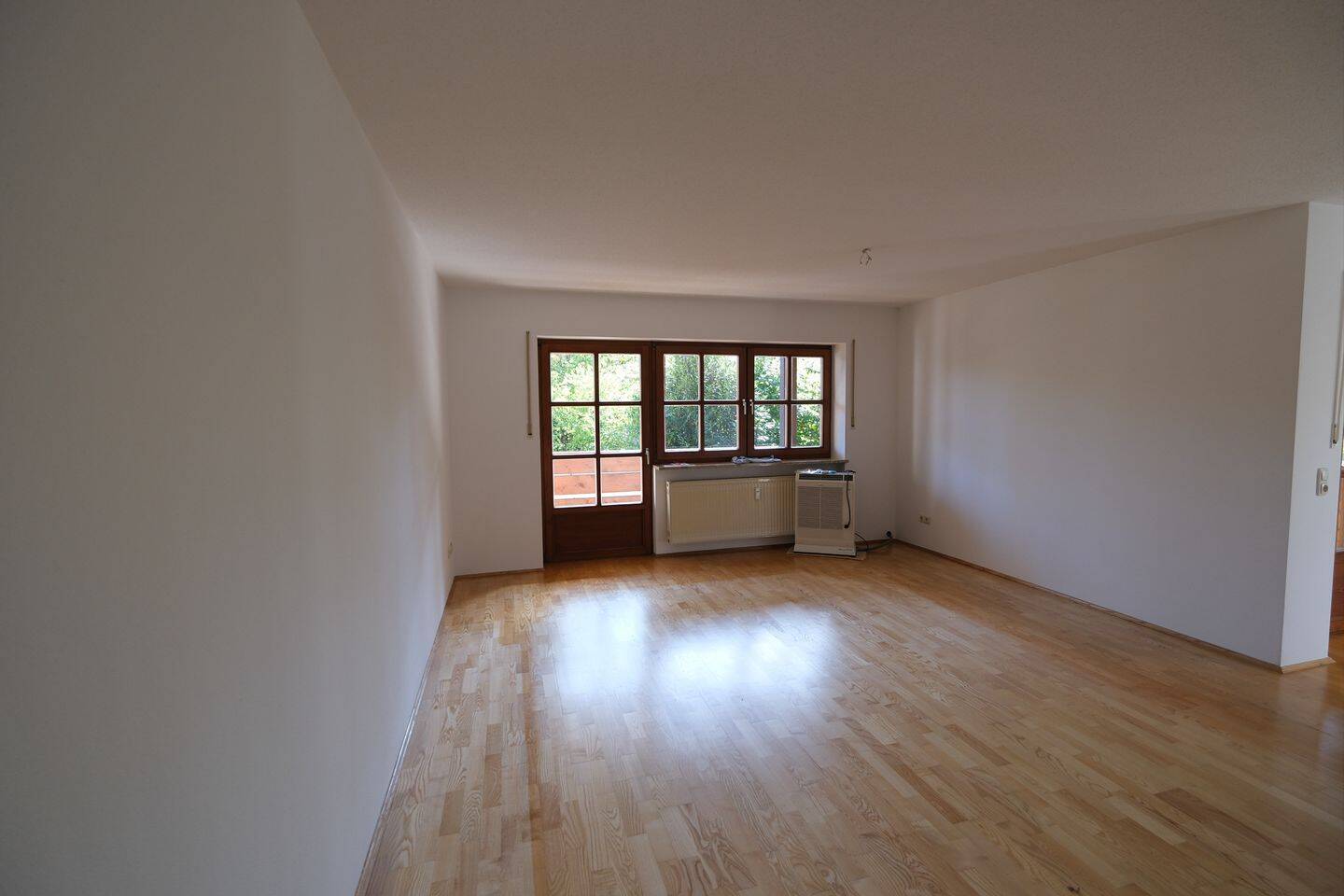 3-Zimmer-Wohnung mit Wintergarten, zwei Balkonen & zwei Stellplätzen, 94469 Deggendorf