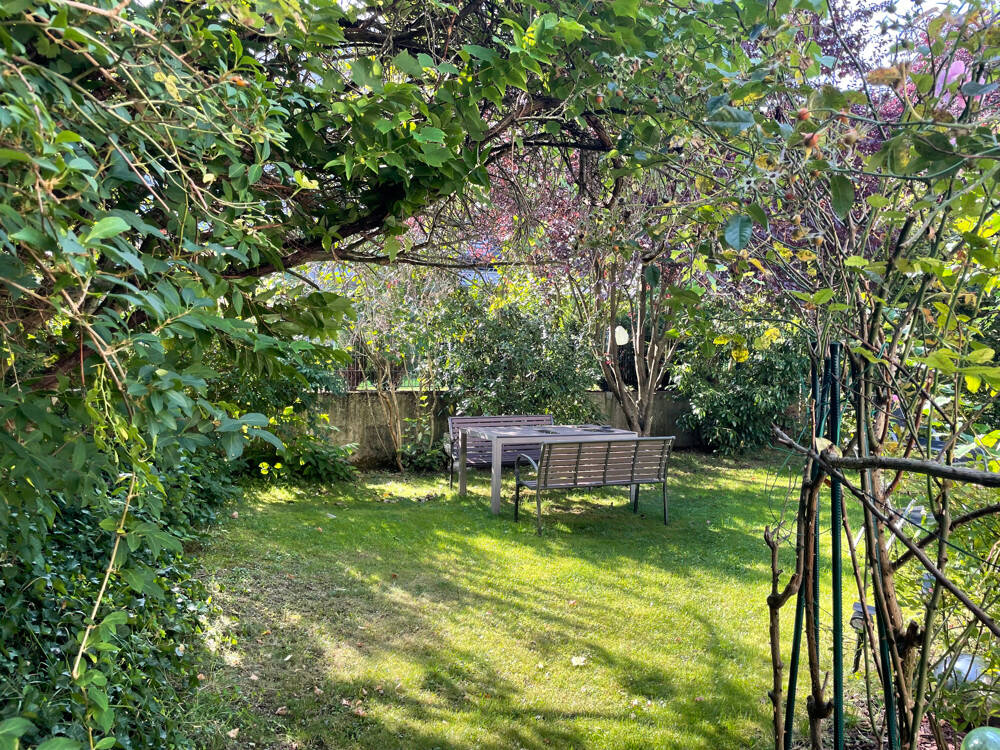 Charmantes Grundstück in beliebter Lage, 60599 Frankfurt am Main (Oberrad Sachsenhausen)