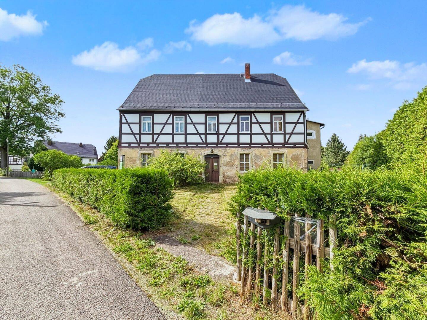 Erbbaurecht: Denkmalgeschütztes Pfarrhaus auf großzügigem Pachtgrundstück in Zwickau-Schlunzig, 8058 Zwickau
