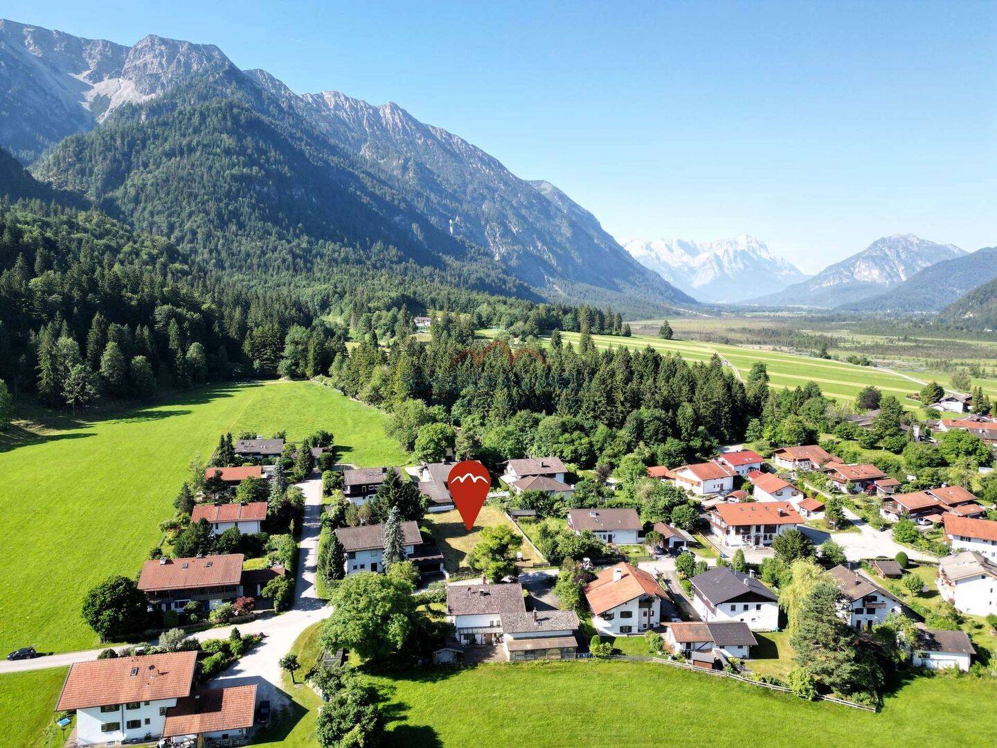 Eschenlohe bei Garmisch: Seltenes Baugrundstück mit Bergblick, 82438 Eschenlohe