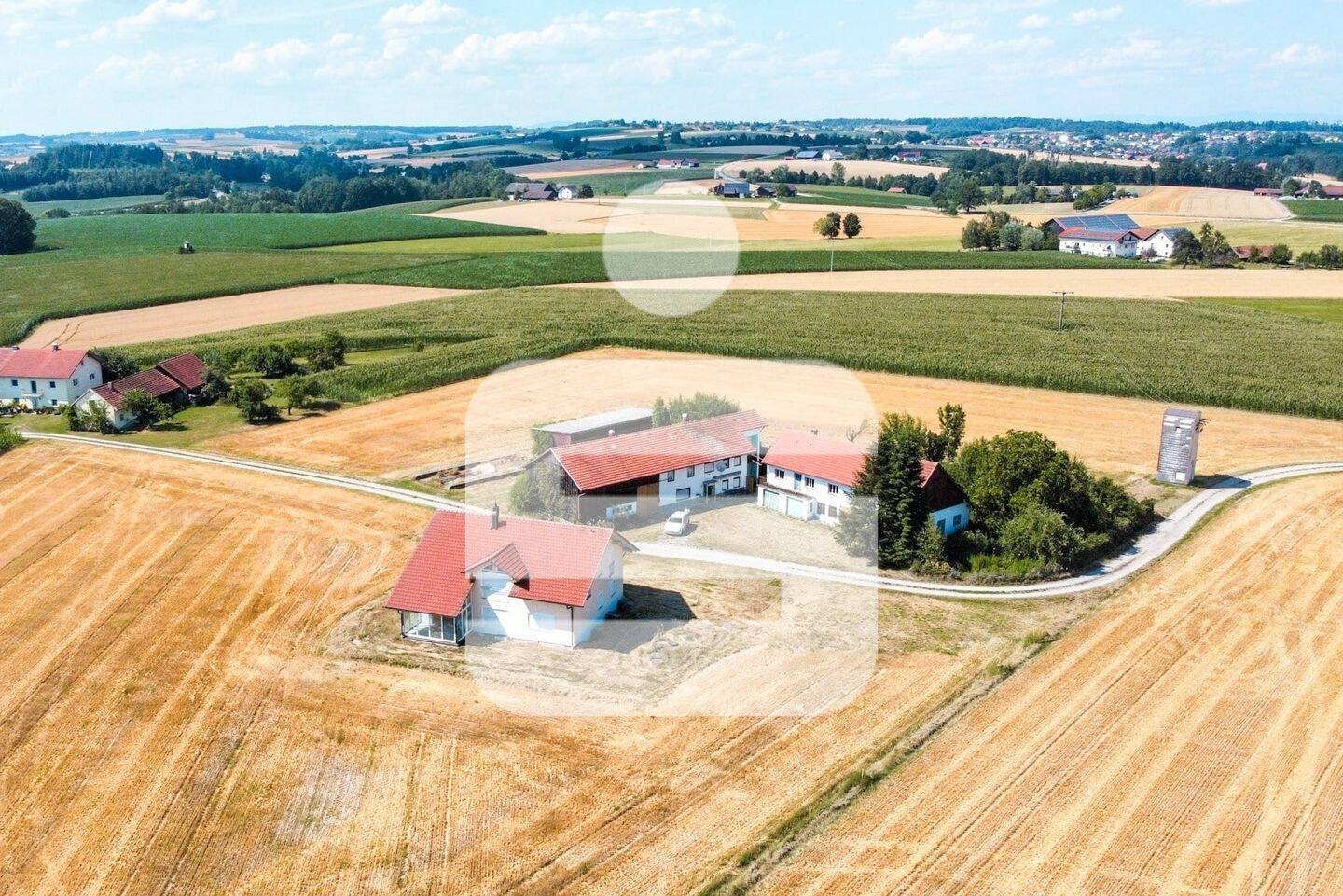 Wo Weite zum Luxus wird – außergewöhnliches Anwesen in Alleinlage nähe Neukirchen am Inn!, 94127 Neuburg a. Inn