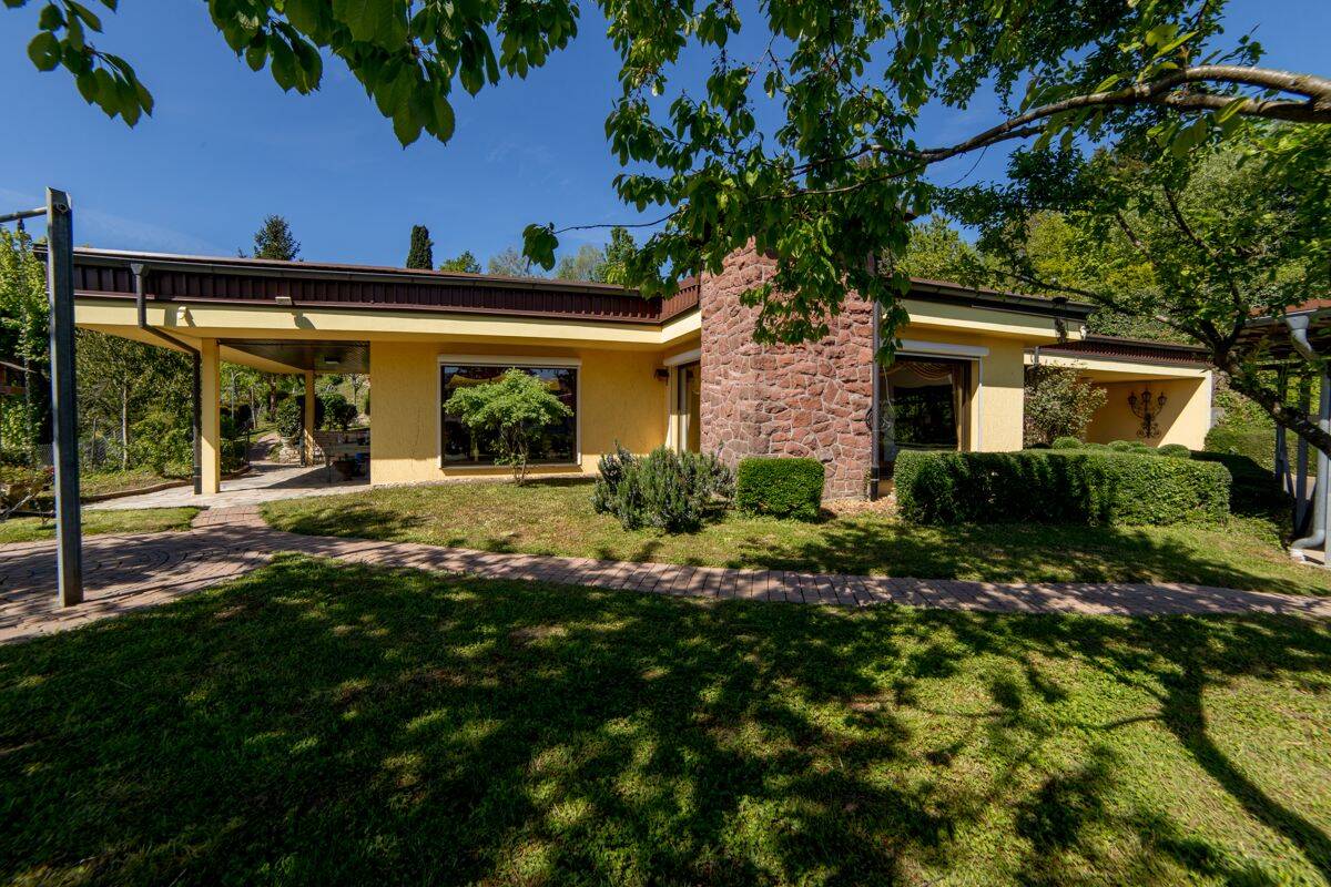 Bungalow in Bestlage mit unverbaubarem Blick & parkähnlichem Grundstück, 77933 Lahr/Schwarzwald