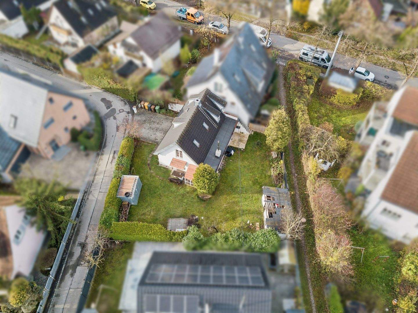 Augsburg-Nord: Doppelhaushälfte mit zwei Einheiten in ruhiger Wohnlage, 86154 Augsburg (Oberhausen)