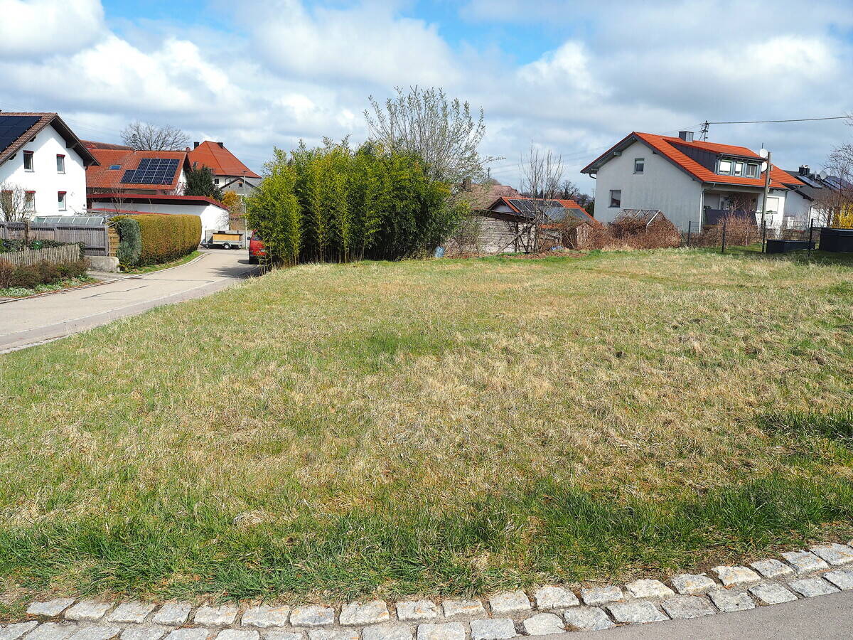 Sonniges Grundstück, voll erschlossen, ohne Bauzwang, 87760 Lachen