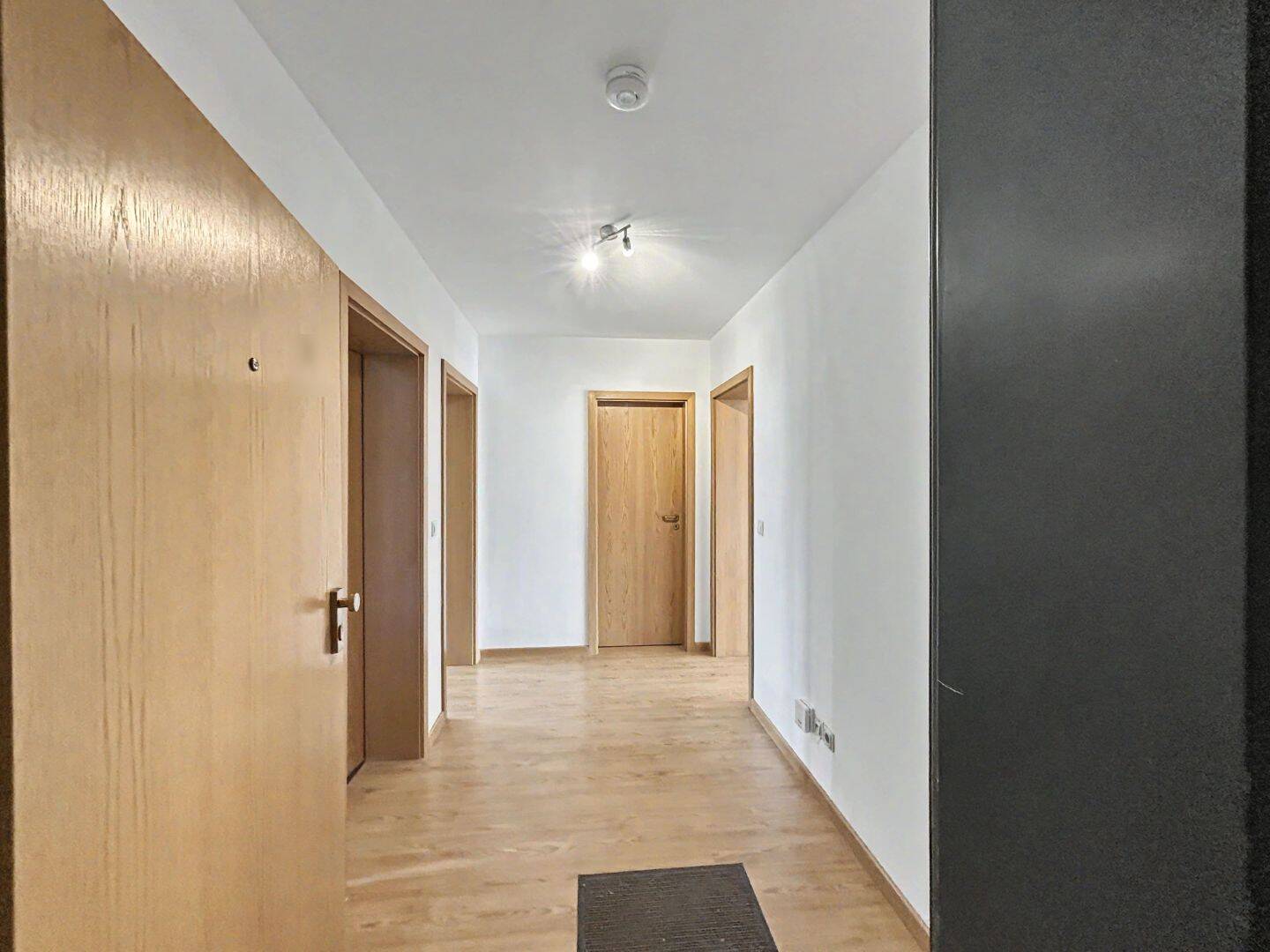 Bezugsfrei und mit Fahrstuhl: 3-Zimmer-Wohnung mit TG-Platz in Werneuchen Seefeld!, 16356 Werneuchen