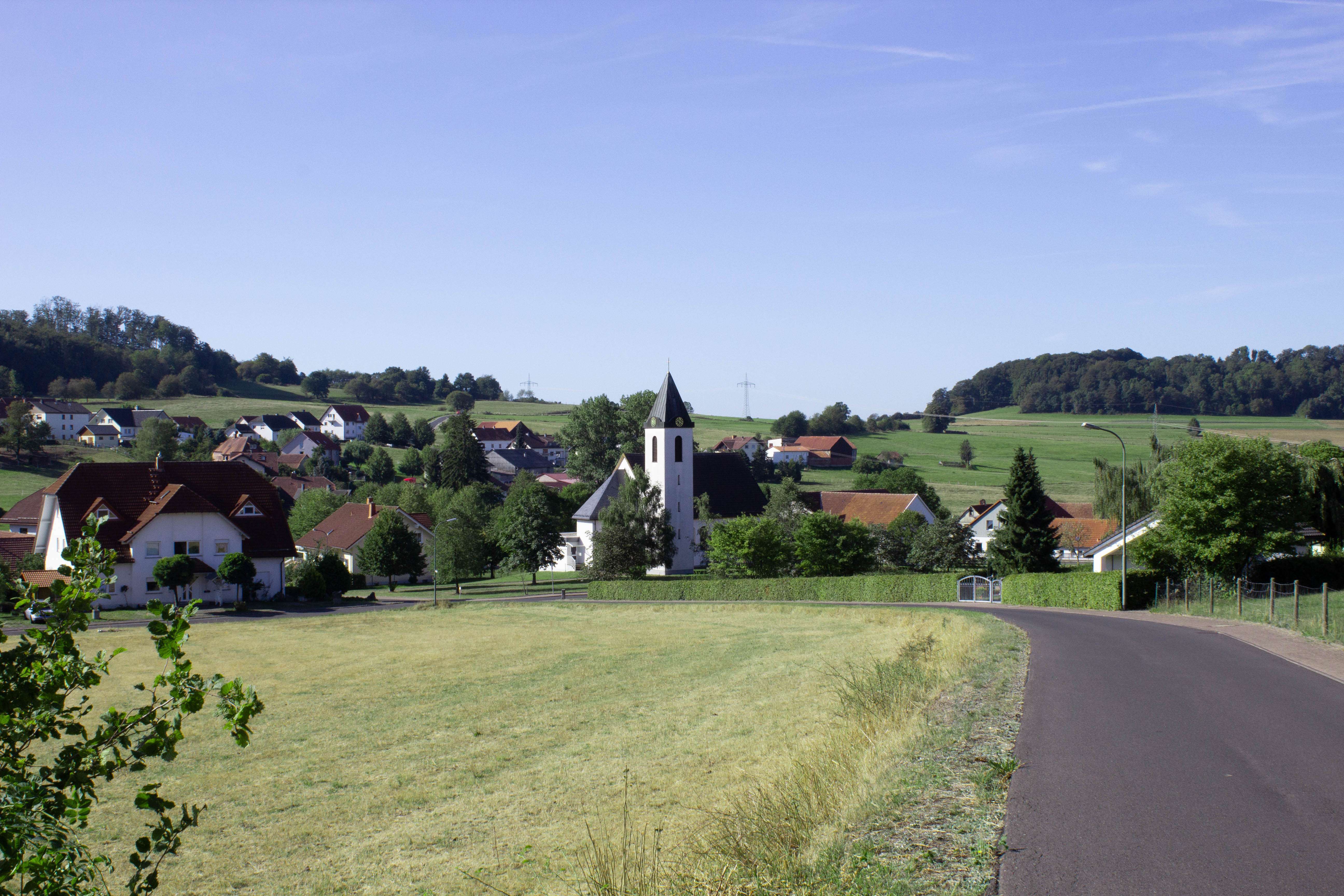 Baugrundstück in ruhiger Lage mit schönem Ausblick ohne Bauträgerbindung, 36148 Kalbach