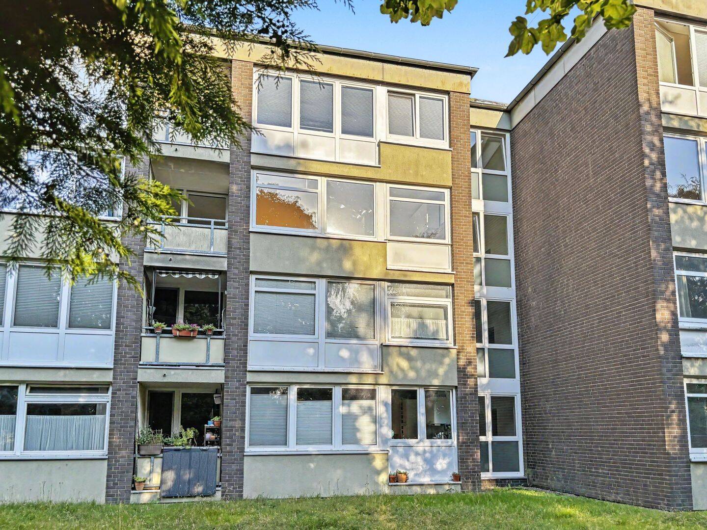 Ihr Rückzugsort mit Blick ins Grüne: Gepflegte Eigentumswohnung mit Loggia in Hamburg Farmsen-Berne, 22159 Hamburg (Wandsbek Bramfeld Farmsen-Berne Sasel Tonndorf)