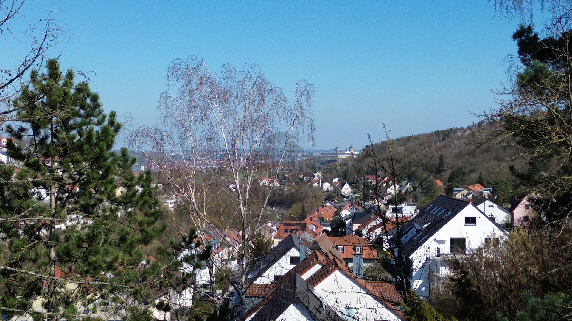 TRAUMHAFTE LAGE MIT FESTUNGSBLICK, 97204 Höchberg