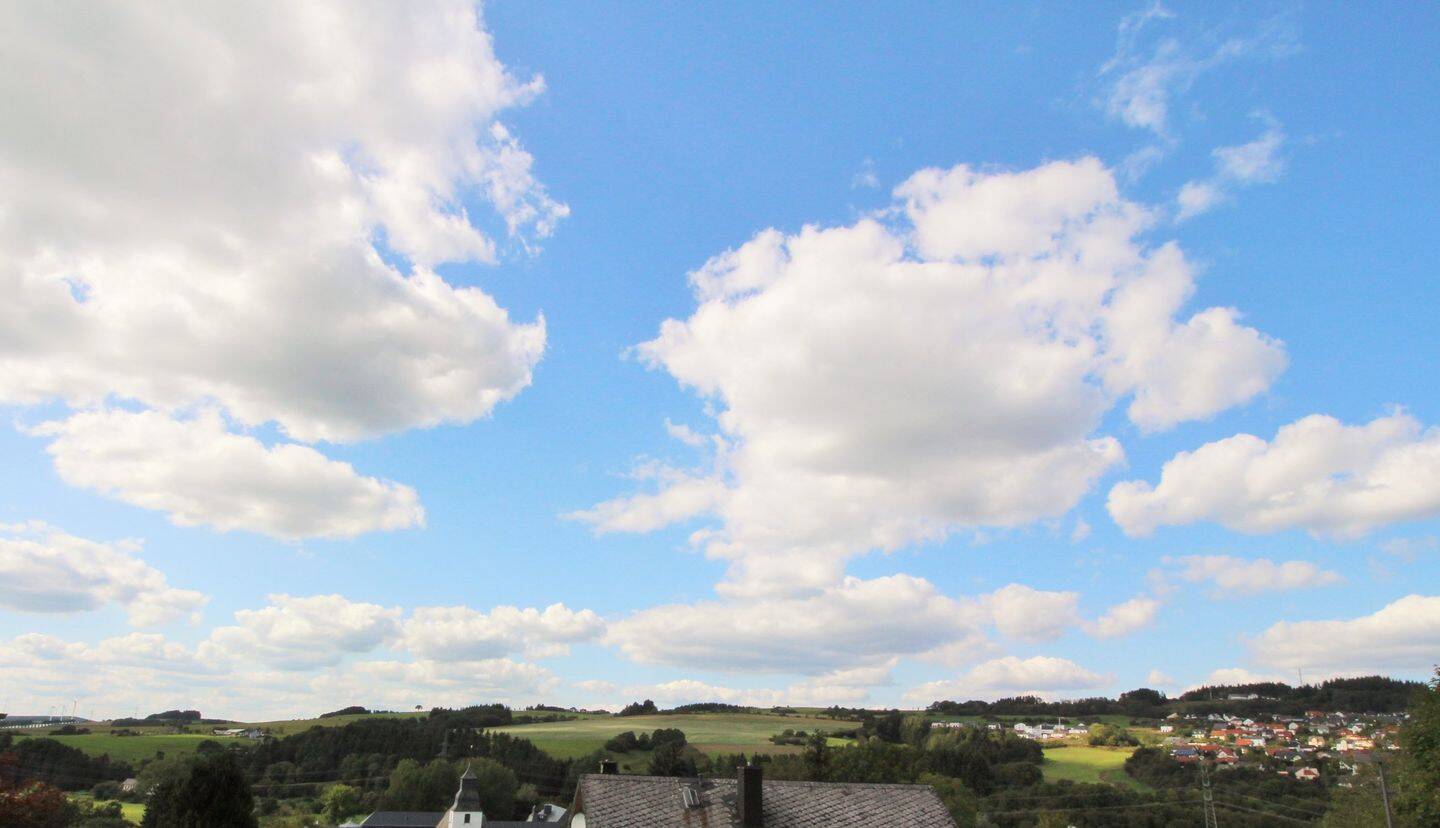 * FERIENHAUS EIFEL * GRUNDSTÜCK NIEDERPRÜM * EINMALIGE LAGE * EINMALIGER AUSBLICK * Prüm * zentral * ruhig * Nahe A60/A1/B50/ PENDLER Köln-Bonn-Düssel, 54595 Prüm