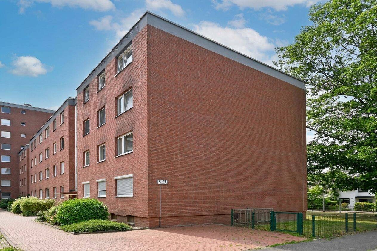 Großzügige 3,5 Zimmer Wohnung in begehrter Lage von Reinbek. Mit Loggia und Stellplatz!, 21465 Reinbek