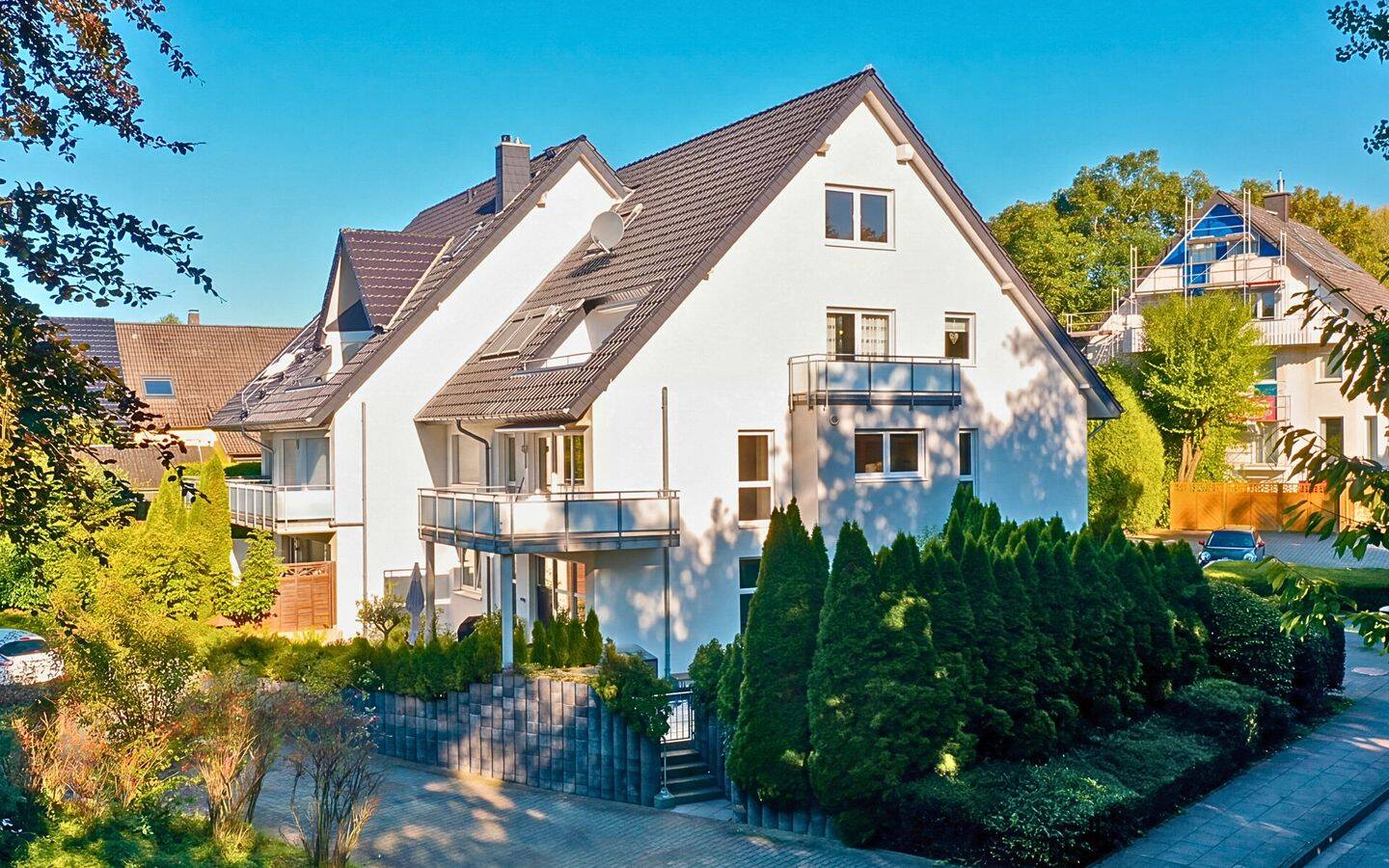 Großzügige 3-Zimmer-Wohnung mit Balkon, Aufzug und Garage in Bielefeld-Brake, 33729 Bielefeld (Altenhagen Brake Milse)