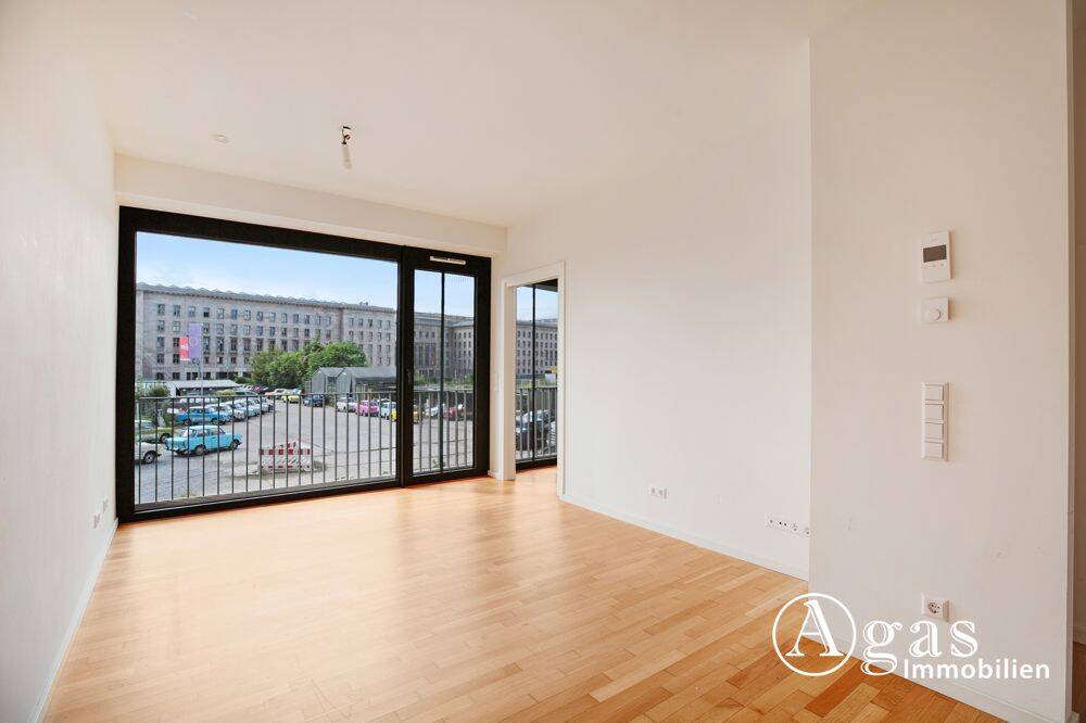 Lichtdurchflutete 2 Zimmer Wohnung ca. 40m², EBK, Fußbodenheizung und Balkon mit Panorama in Mitte!, 10117 Berlin (Mitte)