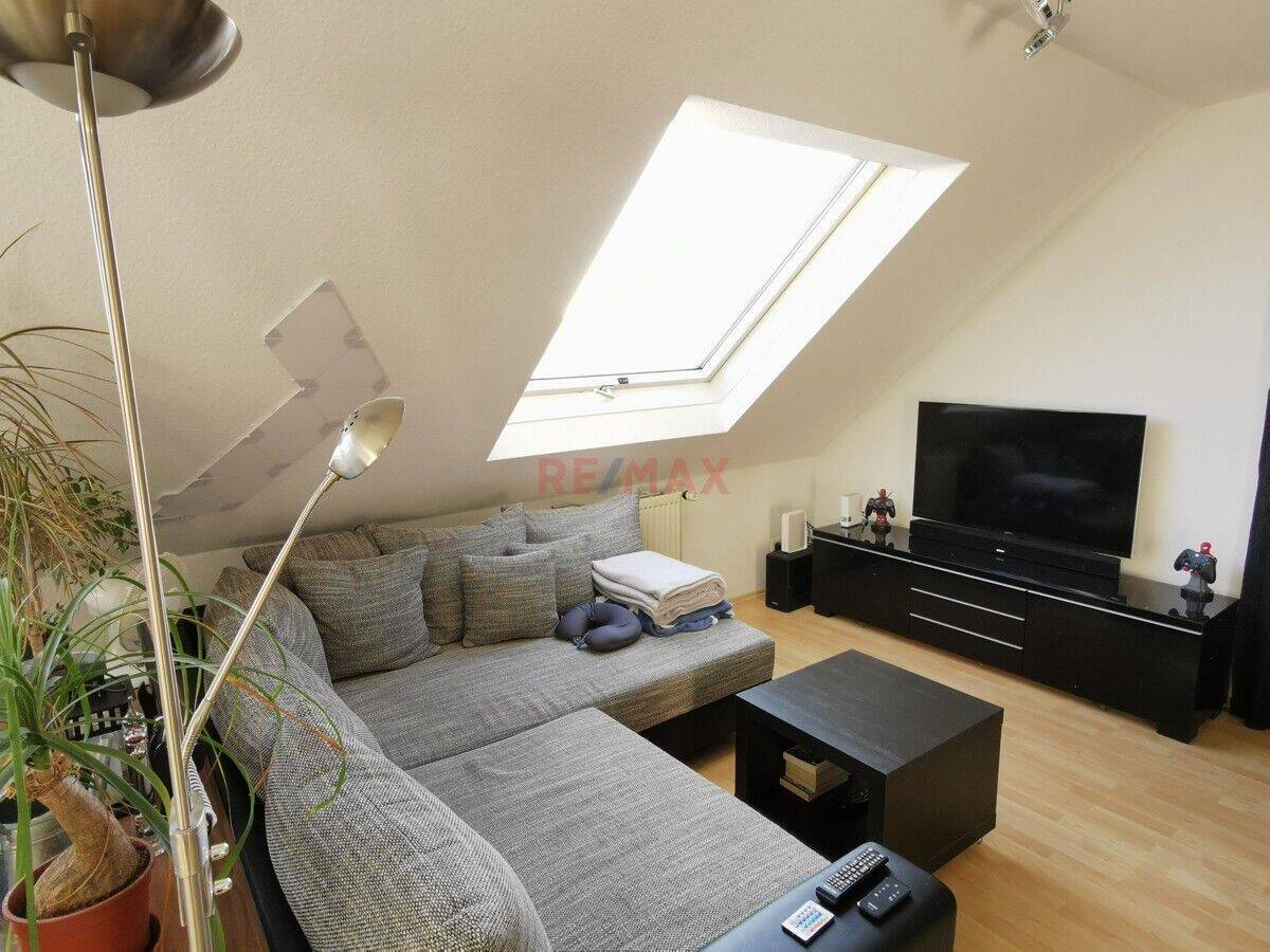 Schicke 2 Zimmer-Dachwohnung!, 61348 Bad Homburg v.d. Höhe