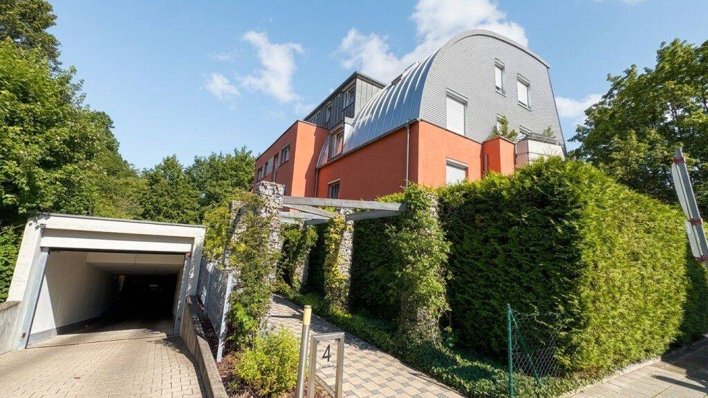 Exklusive 4 Zi. Whg mit Einbauküche und Tiefgarage in begehrter Lage im Nürnberg Norden, 90409 Nürnberg (Großreuth h. d. Veste Gärten h. d. Veste Maxfeld Schoppershof)