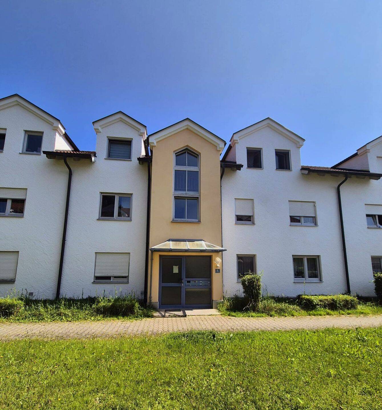 3-Zi.-DG-Whg. mit Balkon und TG-Stellplatz, 84478 Waldkraiburg
