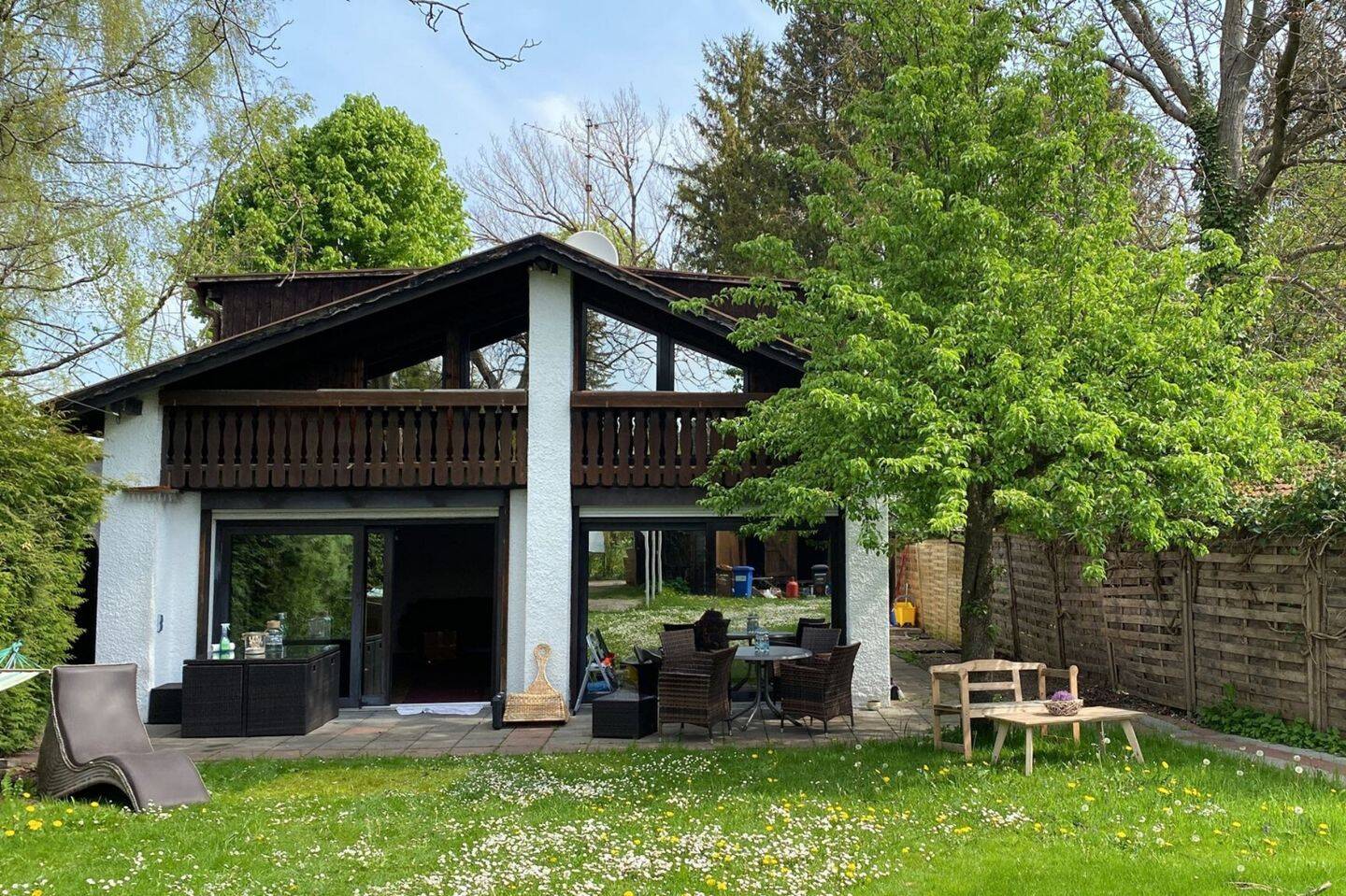 Wunderschönes Baugrundstück (ca. 1.100 m²) mit Bestandshaus in Feldmoching – provisionsfrei, 80995 München (Allach-Untermenzing Feldmoching-Hasenbergl Moosach)