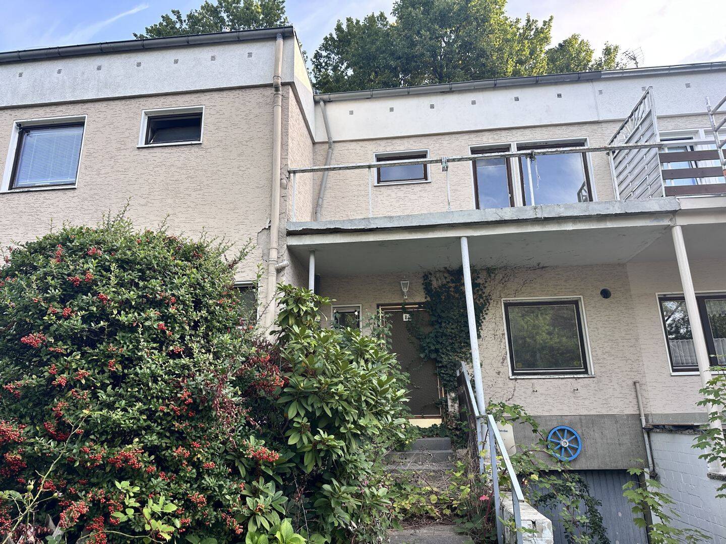 Stark sanierungsbedürftiges Reihenmittelhaus mit 3,5 Zimmern und großem Garten in Berlin- Zehlendorf, 14165 Berlin (Steglitz-Zehlendorf Zehlendorf)