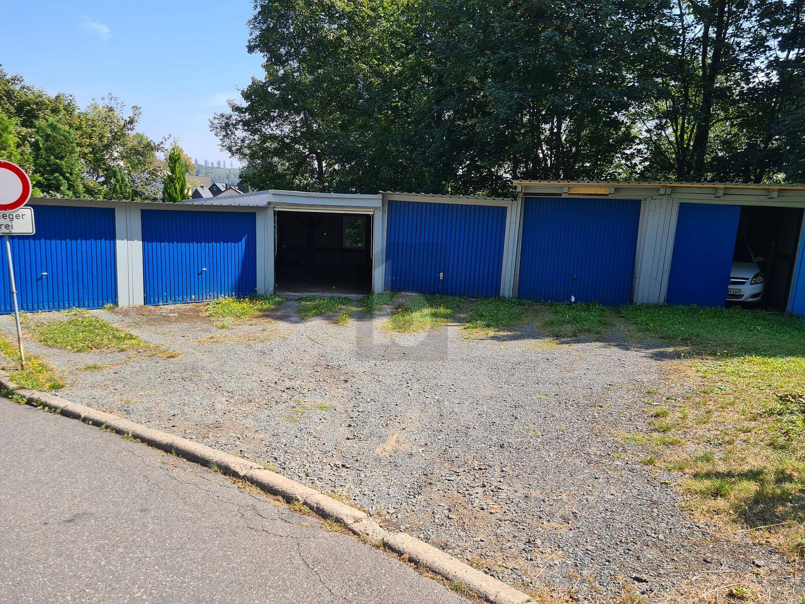 FAKTOR VON 7 MIT GARAGENKOMPLEX UND GRUNDSTÜCK, 96365 Nordhalben
