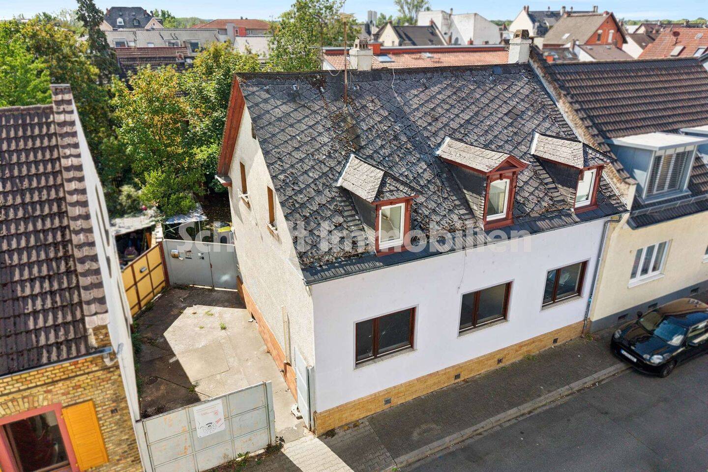 Sanierung oder Abriss: Grundstück mit Vorder- und Hinterhaus in Wiesbaden-Mainz-Kostheim, 55246 Wiesbaden (Mainz-Kostheim)