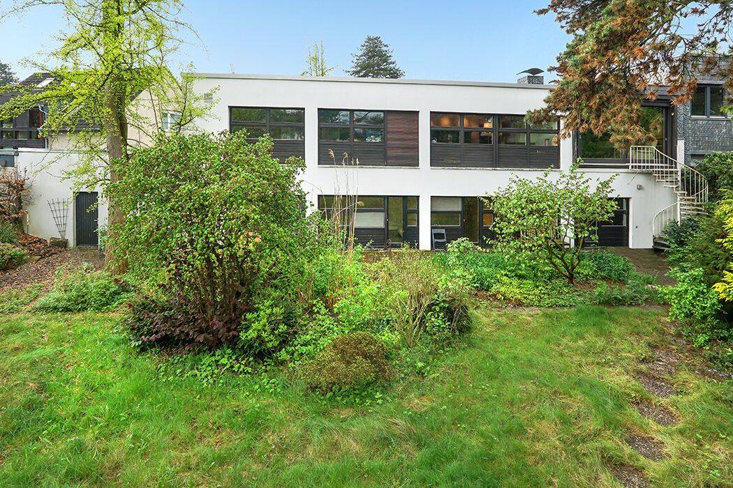 Großzügiges Baugrundstück mit vielseitigem Entwicklungspotenzial, 40593 Düsseldorf (Benrath Garath Urdenbach)
