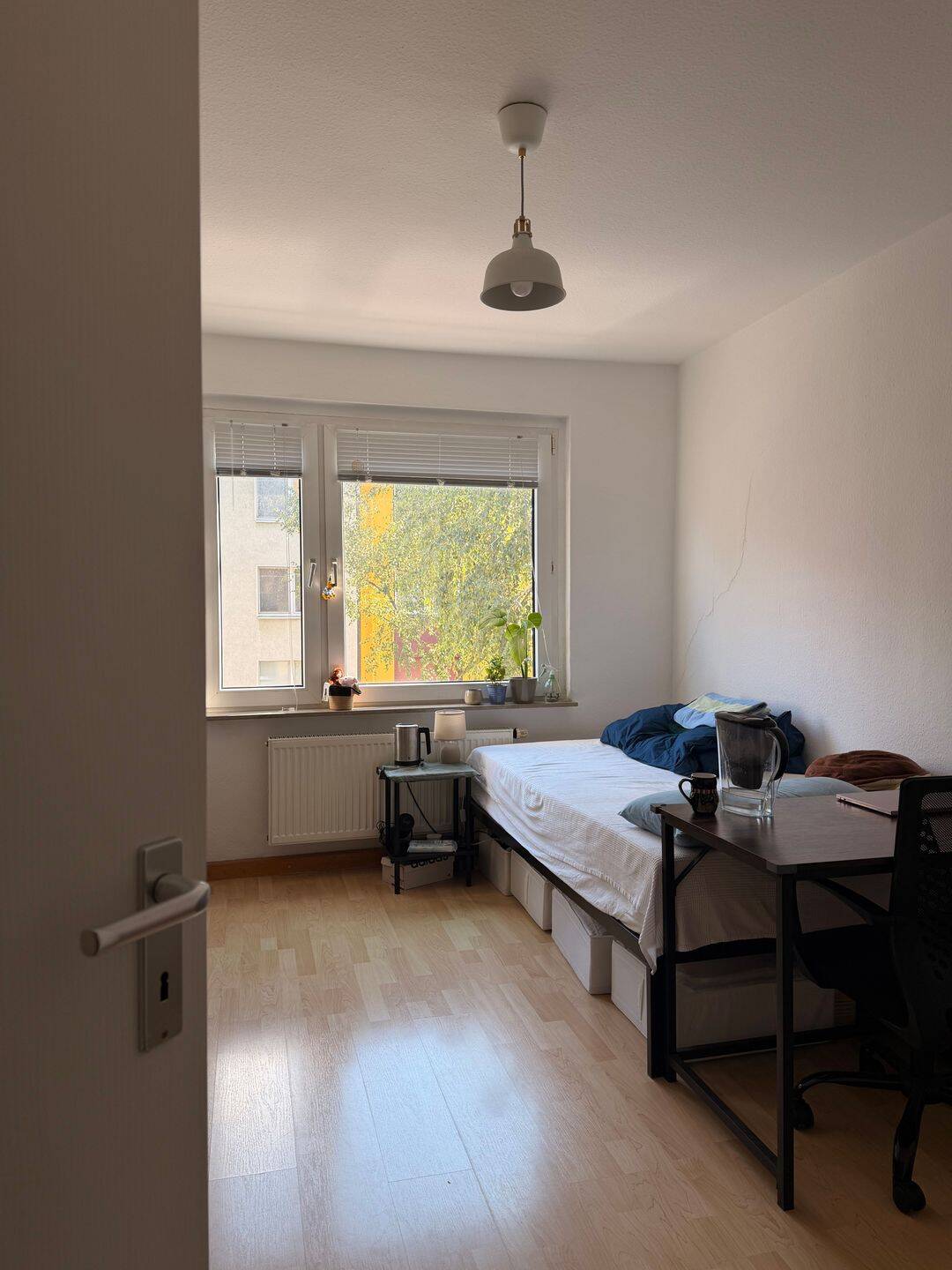 Helles, voll möbliertes Zimmer in schöner 2er-Frauen-WG in Bochum Innenstadt (ab 01.10.), 44793 Bochum (Hamme Hordel Innenstadt Weitmar Wiemelhausen)