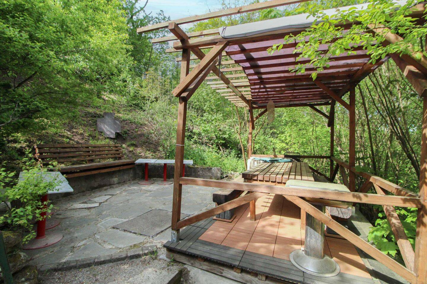 Außergewöhnliches Freizeitgrundstück in Stuttgart-Sillenbuch – mit genehmigter Hütte & Stellplatz, 70619 Stuttgart (Heumaden Lederberg Riedenberg Sillenbuch)
