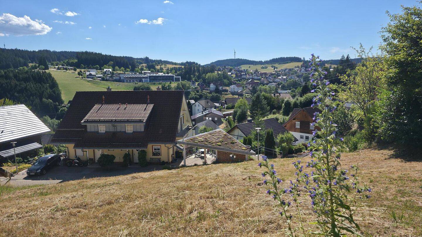 SONNE, AUSSICHT UND KURZE WEGE, 78136 Schonach im Schwarzwald