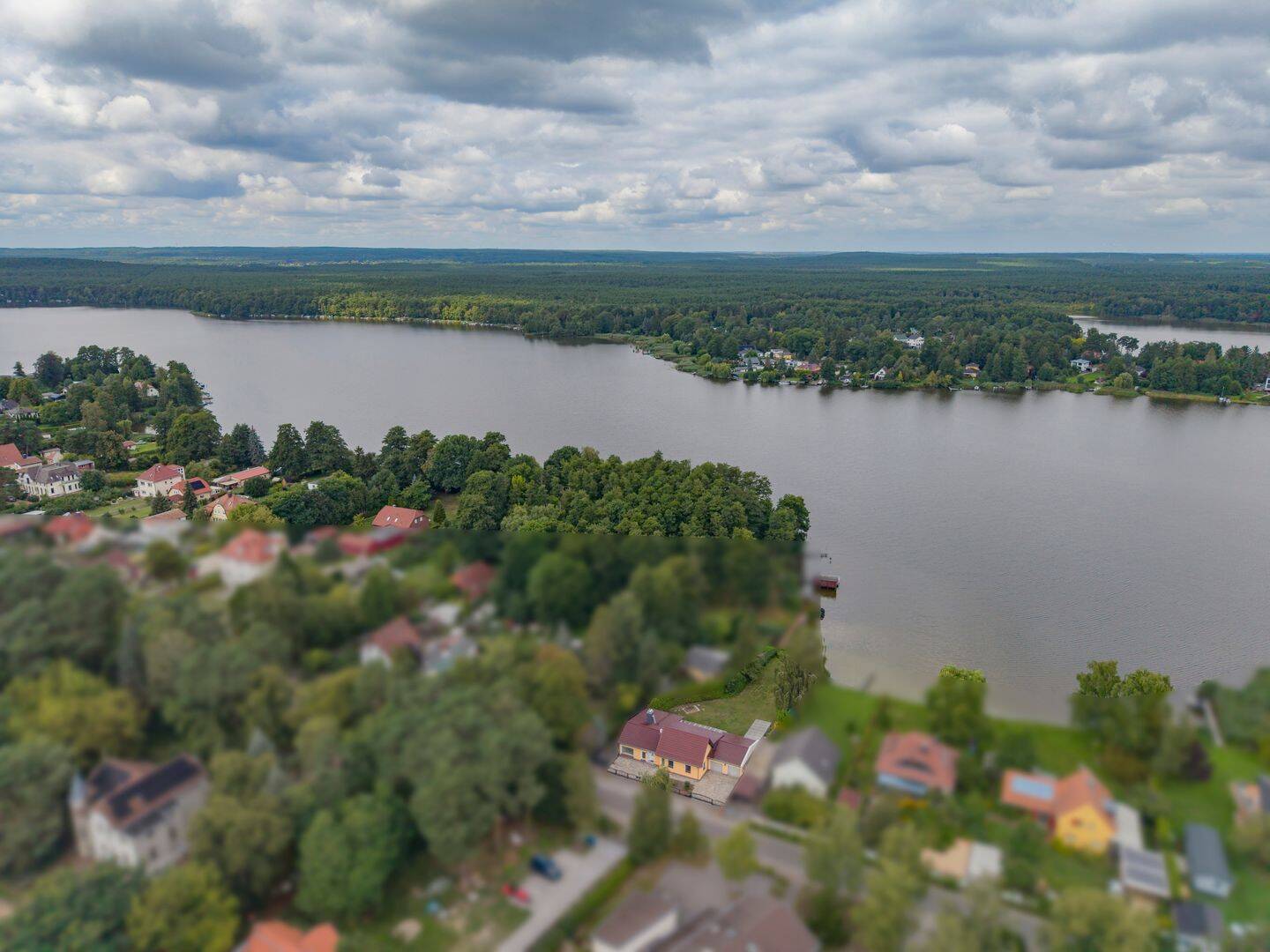 Dein Platz am Wasser – großzügiges Einfamilienhaus mit Garten, Steg und viel Raum für neue Ideen, 15755 Schwerin