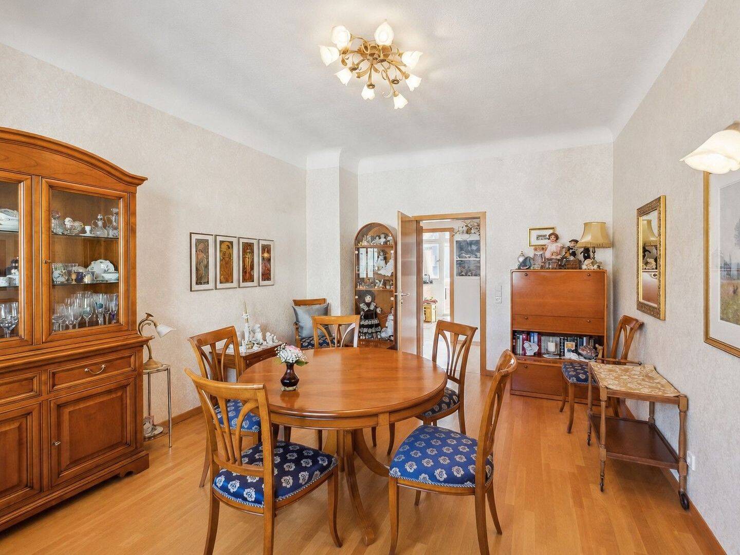 Charmante 3-Zimmer-Altbauwohnung – Wohnkomfort in zentraler Stuttgarter Lage, 70193 Stuttgart (Nord West)