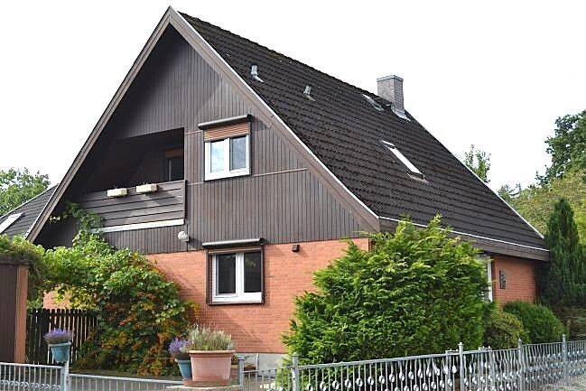 Verkauf eines gepflegten Einfamilienhauses mit Vollkeller und Garage in Hochdonn bei Burg im Kreis Dithmarschen, 25712 Hochdonn
