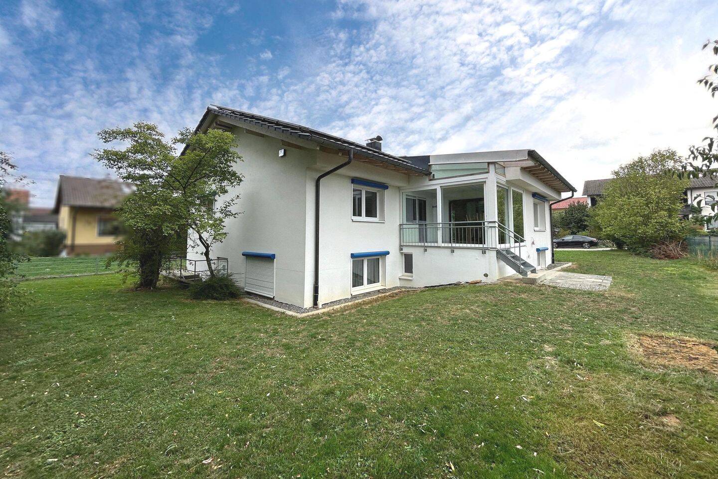 Einziehen und wohlfühlen: Bezugsbereites Einfamilienhaus mit Einliegerwohnung und riesigem Garten!, 78549 Spaichingen