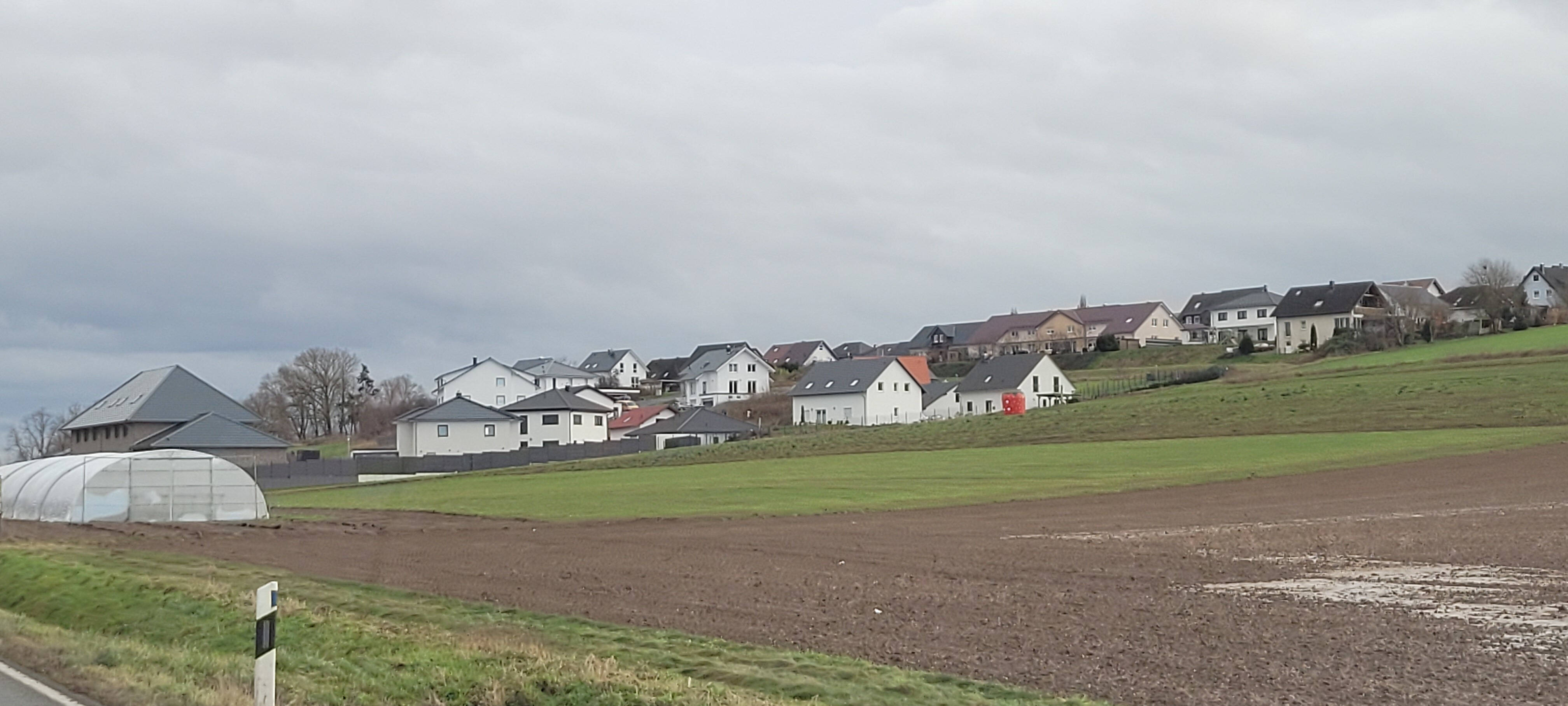 Idealer Platz für Ihr neues Eigenheim! Erschlossenes Baugrundstück mit ca.1.068.m² in 37191 Katlenburg-Lindau!, 37191 Katlenburg-Lindau