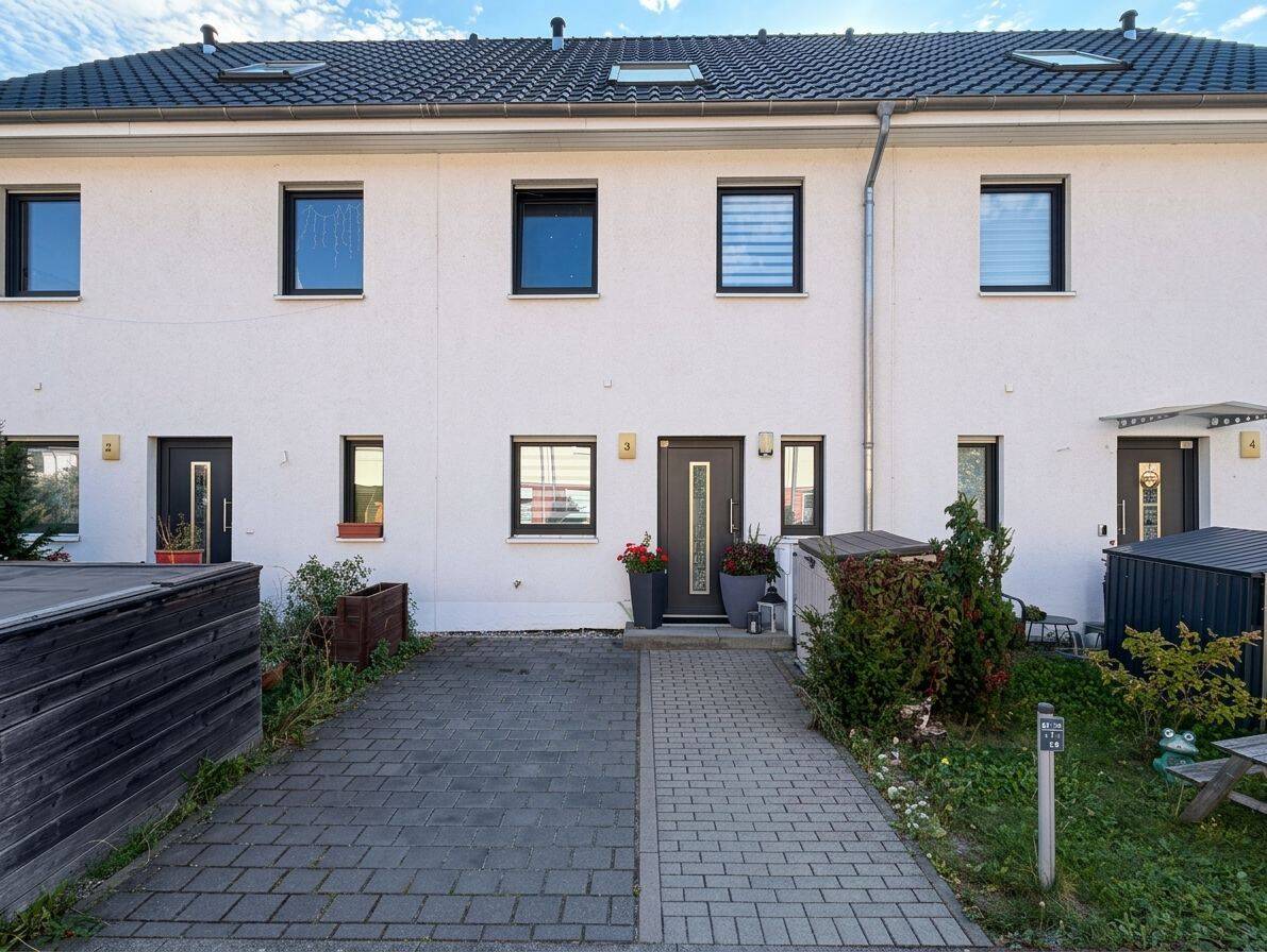 Neuwertig und familienfreundlich: Reihenmittelhaus mit Wärmepumpe in Saarmund, 14558 Nuthetal