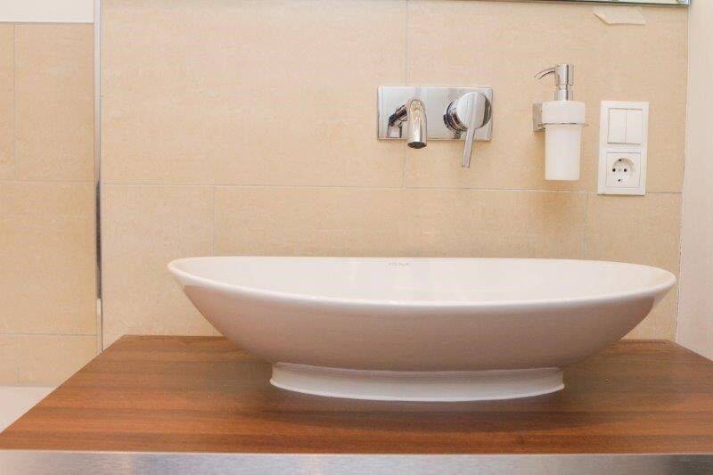 Jetzt aber! Dunkles Parkett + Wohnküche + Fußbodenheizung + 2 Balkone + Bad mit Wanne & Dusche, 4159 Leipzig (Lützschena-Stahmeln Möckern Wahren)