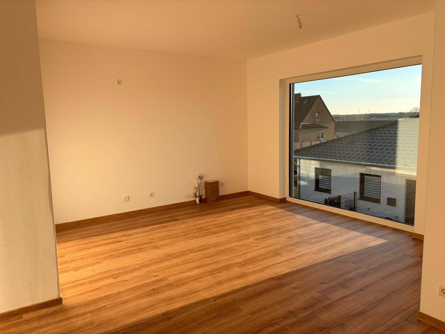 Moderne 4-Zimmer-Wohnung mit großem Balkon im Märchenviertel von Neuschmerzke, 14776 Brandenburg an der Havel