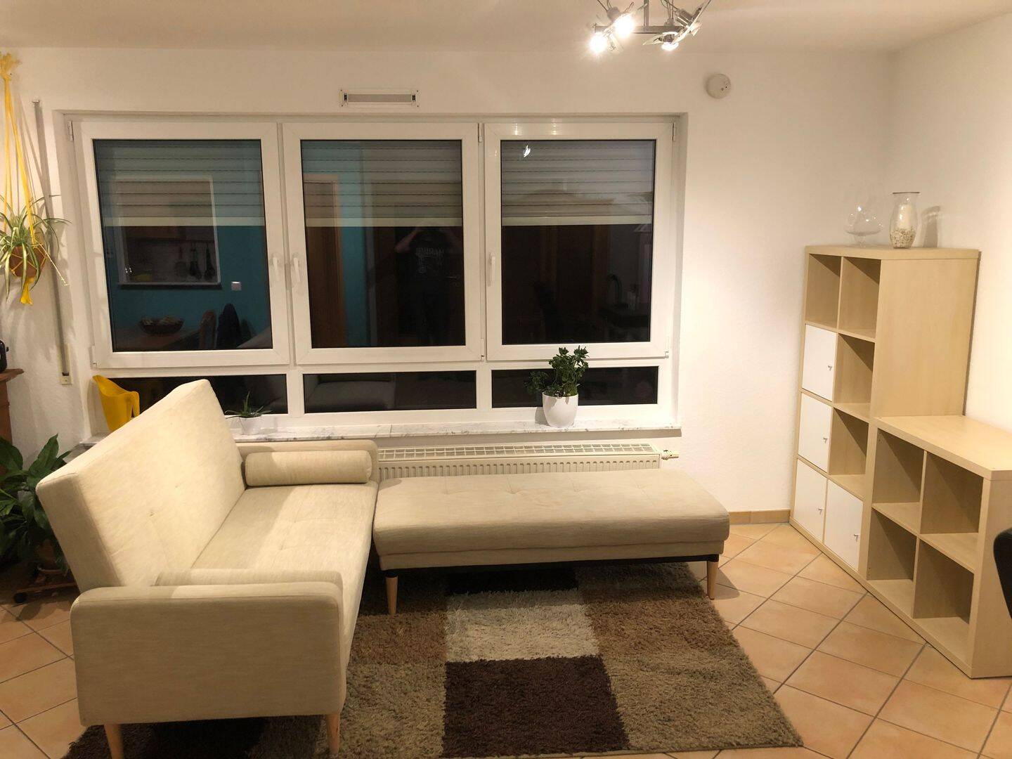Helle vollmöblierte 2 Zimmerwohnung mit großem Balkon in idealer Lage in Stuttgart-Feuerbach, 70469 Stuttgart (Feuerbach Zuffenhausen)