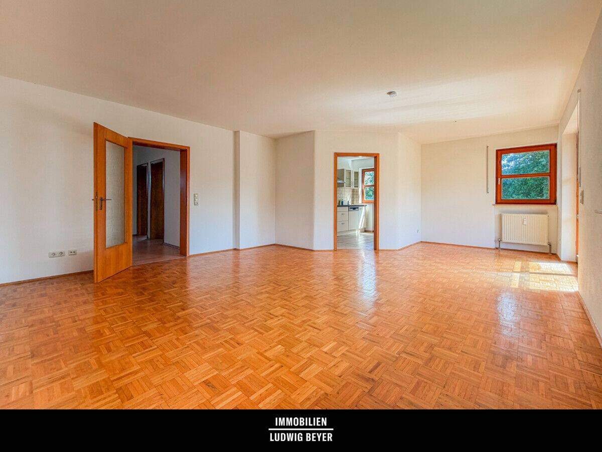 Drei Zimmer Wohnung mit Eckbalkon, 85051 Ingolstadt